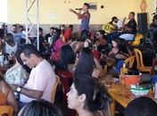Com música ao vivo, bares registram aglomeração diante do aumento de casos na capital e no interior 