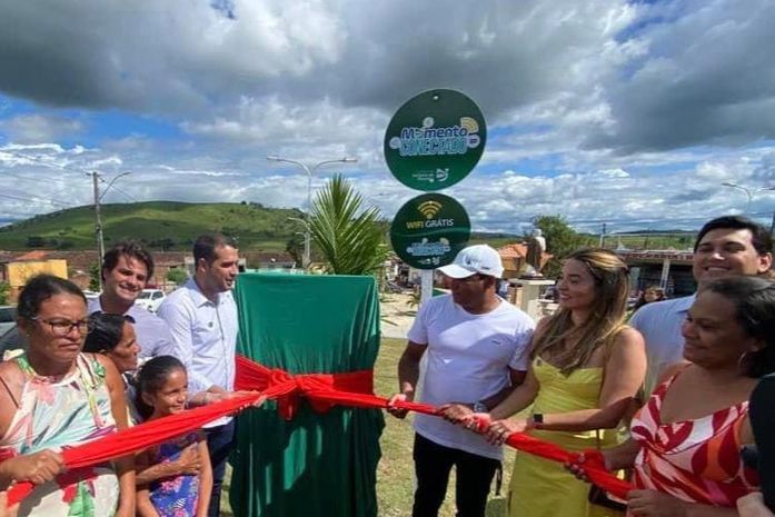 Prefeito de Santana do Mundaú entrega reforma da Praça e inaugura portal de acesso no Residencial Jussara