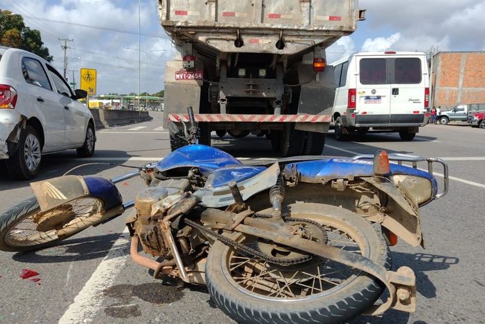 Motociclista fica ferido após atingir dois veículos em Arapiraca