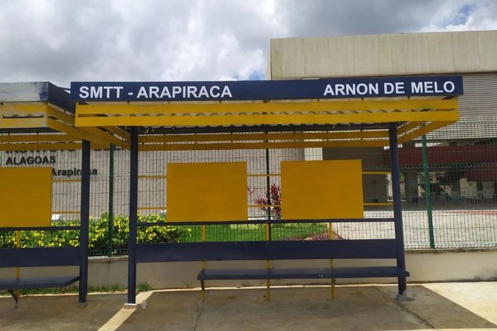 Prefeitura atende solicitação de estudantes com instalação de abrigos no IFAL de Arapiraca