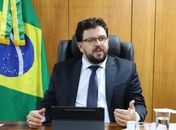 PF acha mensagens de Roberta Luchsinger tratando de negócios com Lulinha e Marcola