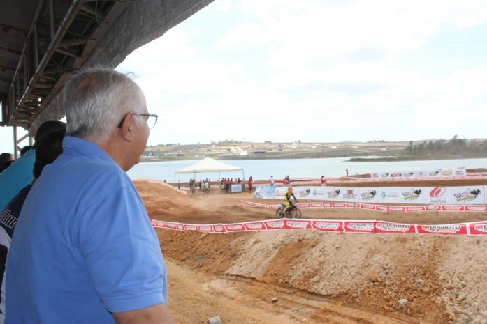 Teófilo prestigia Viva Motocross e garante construção de pista oficial