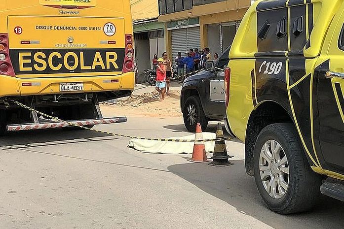 Estudante morreu atropelado pelo ônibus escolar em que estava, em Joaquim Gomes