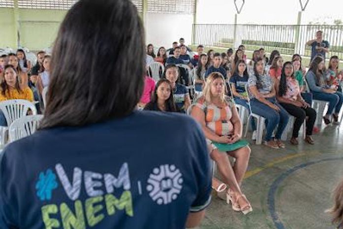 Cursinho pré-vestibular de Limoeiro de Anadia realiza aulões para revisão do ENEM