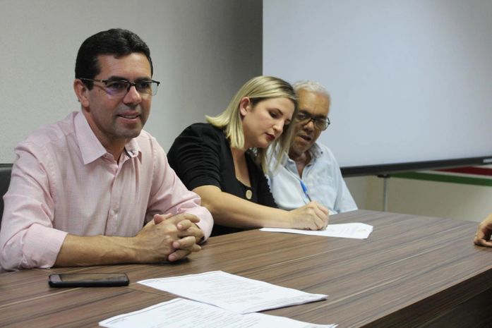 Ediel Leite, empossou os novos integrantes do Conselho Municipal de Assistência Social de Craíbas (CMAS)