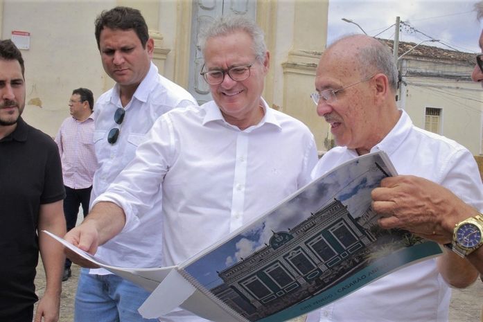 Beltrão deixa a Educação humilhado, mas disposto ao embate com Lopes e Calheiros