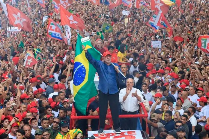 LULA REELEITO É VITÓRIA DA DEMOCRACIA