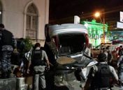 Criminosos colidiram contra uma moto