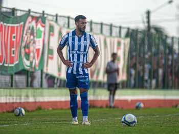 Camacho em ação pelo CSA