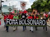 Manifestantes realizam ato contra Bolsonaro, em Maceió 