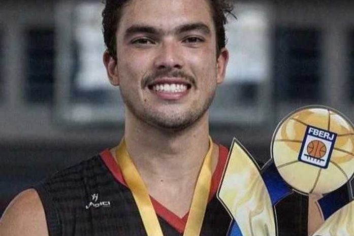 Artur Rodrigues foi vice-campeão brasileiro 2018, com a equipe do Niterói Rugby.