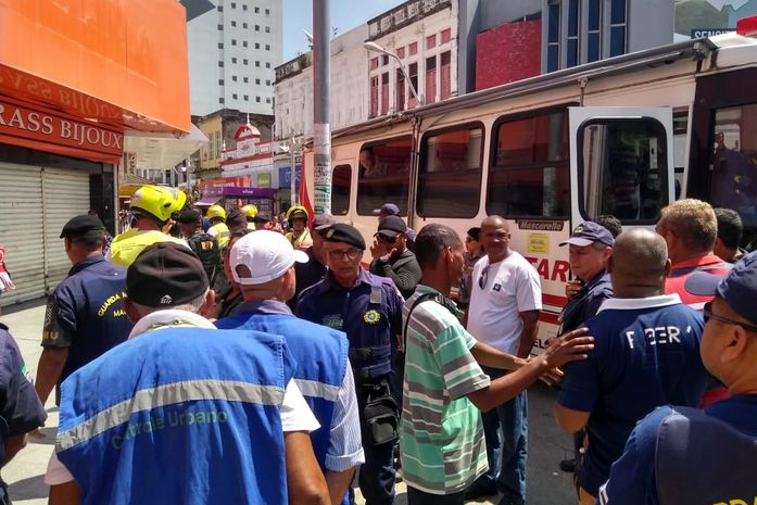 Dois adolescentes são detidos após confusão entre ambulantes e fiscais da Prefeitura de Maceió