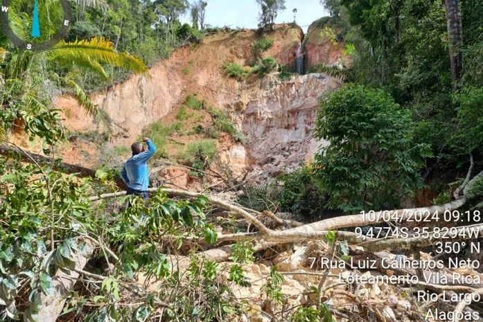 Obra municipal de drenagem deixa parte de Rio Largo sem água