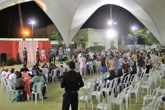 Prefeitura de Arapiraca realiza ceia natalina para moradores em situação de rua