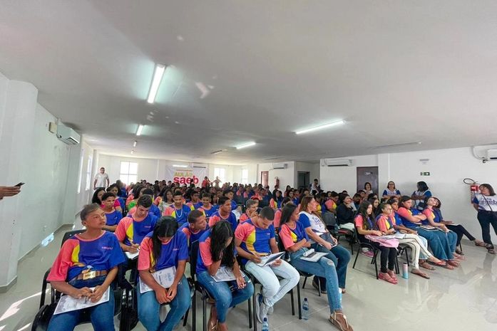 Duzentos estudantes de aulão preparatório para as provas do Saeb em Traipu
