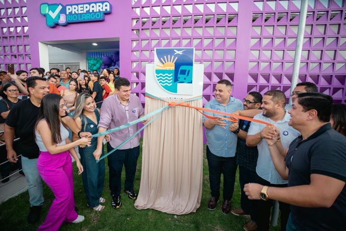 Prefeito Carlos inaugura sede do cursinho “Prepara Rio Largo!” e reforça compromisso com a educação dos jovens riolarguenses