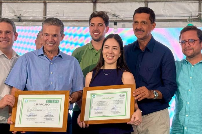 Com a presença do ministro da Agricultura, Conagreste entrega certificações SIM e SISBI à empresa de Viçosa