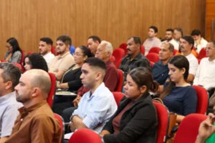 AMA fortalece qualificação dos servidores municipais com curso sobre Reforma Tributária