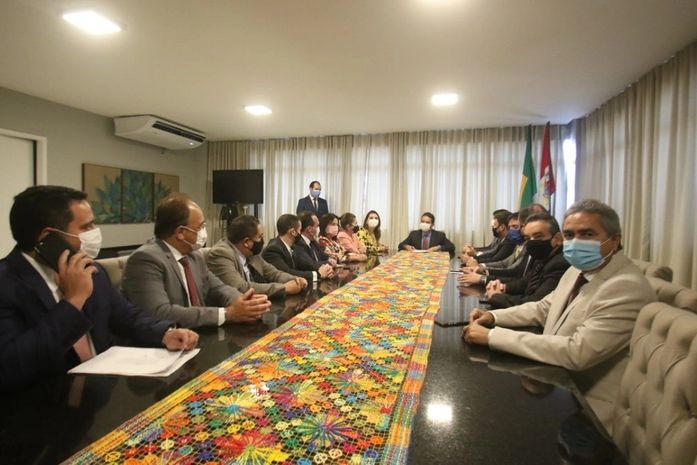 Solenidade de promulgação da Lei foi realizada na ALE e contou com a presença de 18 deputados.