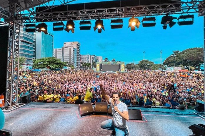 Prefeito JHC comemora vitória do Brasil na Arena Massayó