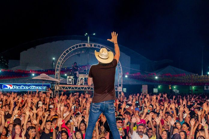 Geraldo em Canidé/SE se apresentando em grande show na semana passada