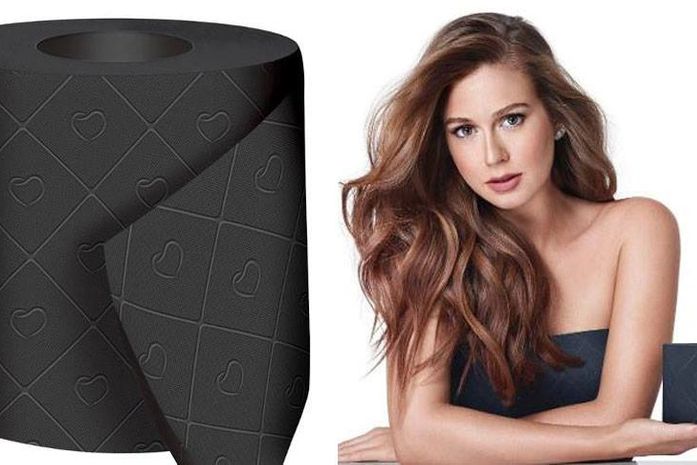 Problema algum em ter um papel higiênico preto. A questão é a agência escolher uma frase que remete a um movimento internacional, que foi e é utilizada para elevar a auto-estima de milhares de pessoas negras.