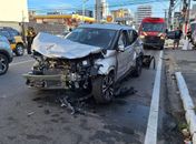 Colisão entre veículos deixa três feridos na Jatiúca, em Maceió