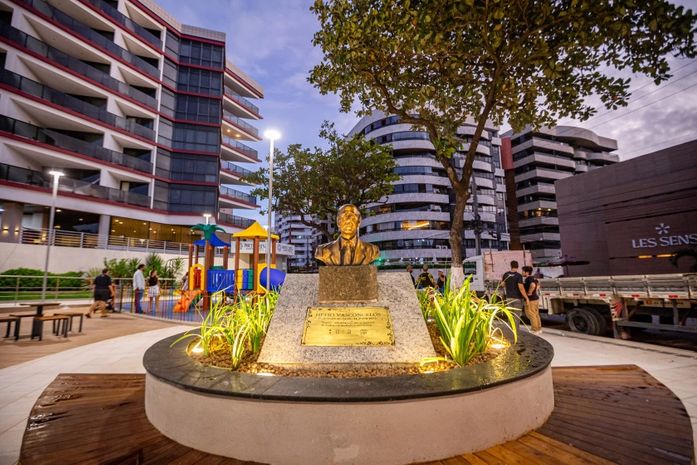 Praça Hélio Vasconcelos é novo ponto de encontro para maceioenses e turistas
