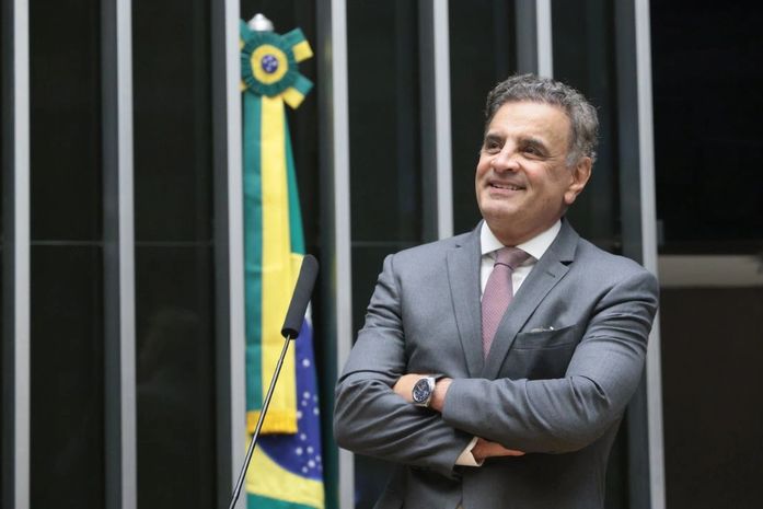 Aécio Neves pode voltar ao topo
