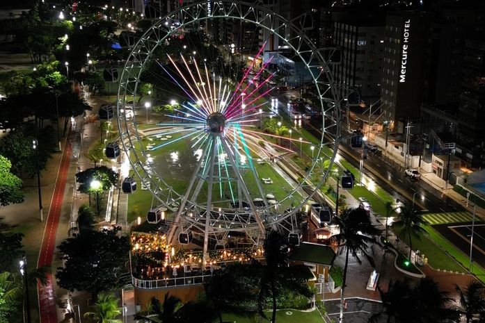Roda Gigante de Maceió é iluminada com campanha nacional de combate ao trabalho infantil