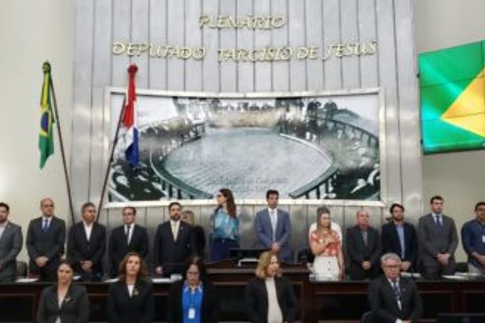 Prefeita Santana Mariano participa de sessão especial na ALE sobre produção e comercialização de produtos artesanais.