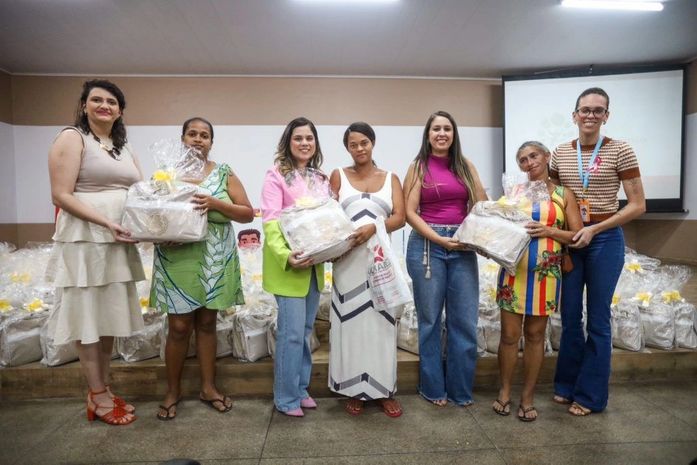 Mãe Arapiraquense: Prefeitura fará a entrega de 100 enxovais às gestantes do projeto nesta segunda (25)