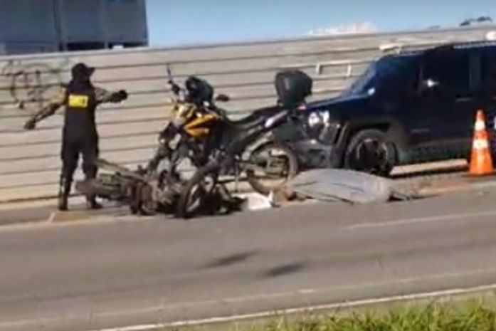 Acidente aconteceu na Avenida Menino Marcelo, no bairro do Antares