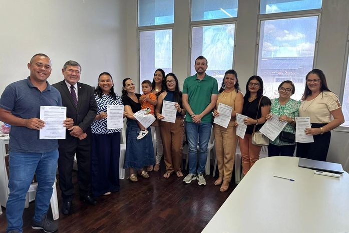 Reparação histórica: Prefeito de Anadia empossa concursados de 2007