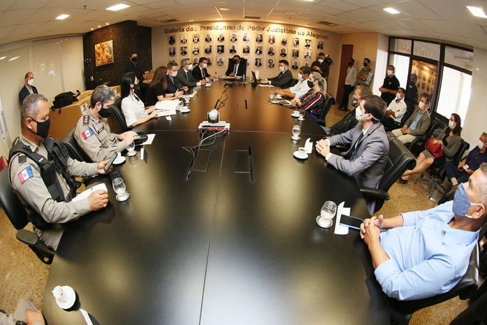 Transportadores complementar não farão novos protestos até a próxima reunião no TJ, diz representante