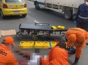 Homem é socorrido após ser atropelado por duas motos ao mesmo tempo, na Jatiúca