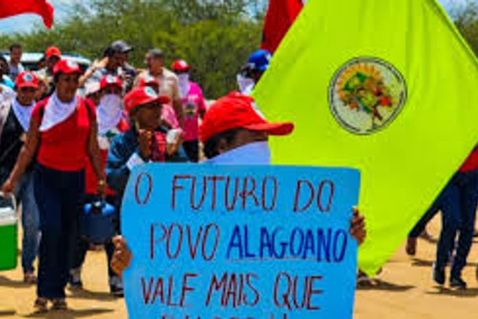 Jornada das Mulheres Sem Terra faz protesto contra impactos da mineração em Craíbas