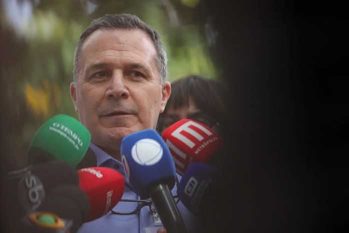 Médico de Bolsonaro detalha cirurgia e não descarta novo procedimento