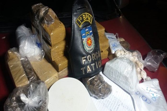 Força Tática da polícia apreende mais de seis quilos de entorpecentes na Pajuçara
