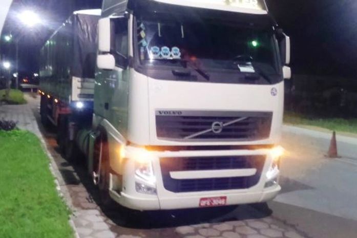 PRF frustra assalto a veículo com carga de cerâmica