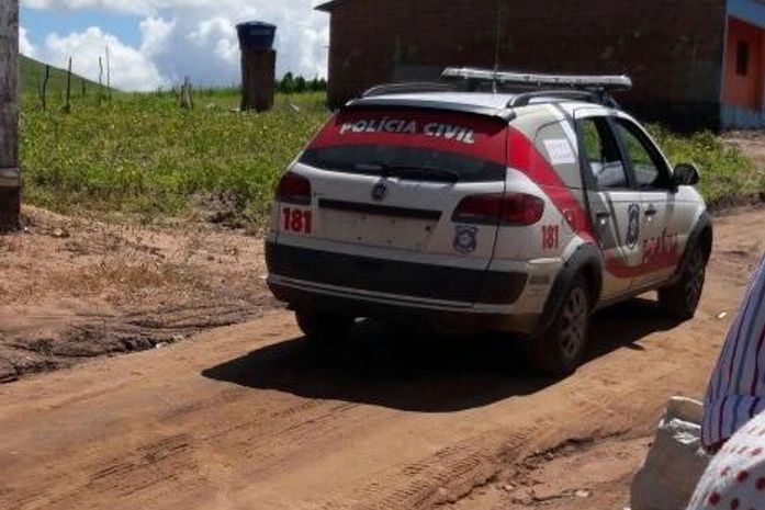 Jovem mineira era mantida em cárcere privado por homem que conheceu pela internet.