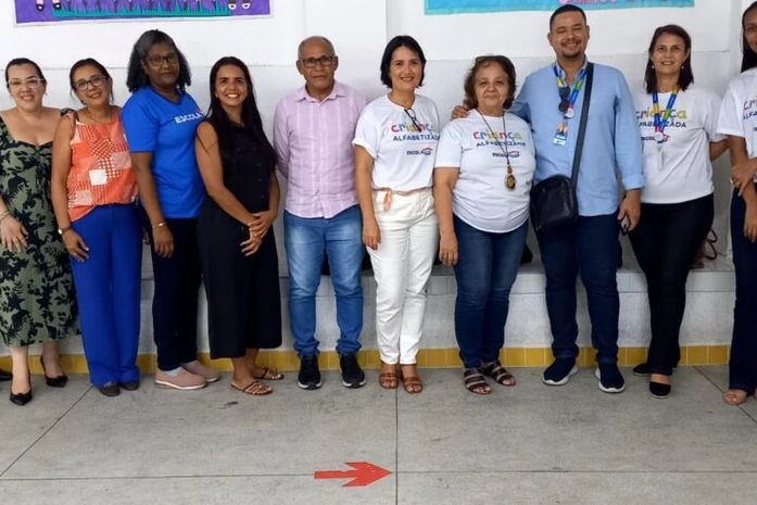 Secretaria Estadual de Educação visita Programa Escola 10 em Penedo