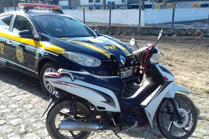 PRF prende duas pessoas em ocorrências distintas na BR-101