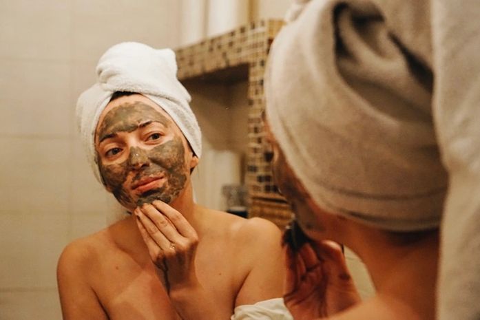 Limpeza facial: conheça os produtos que podem te ajudar nesta etapa do skincare