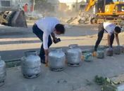 Perícia encontra cerca de 10 botijões de gás em escombros de prédio que desabou após explosão em Maceió 