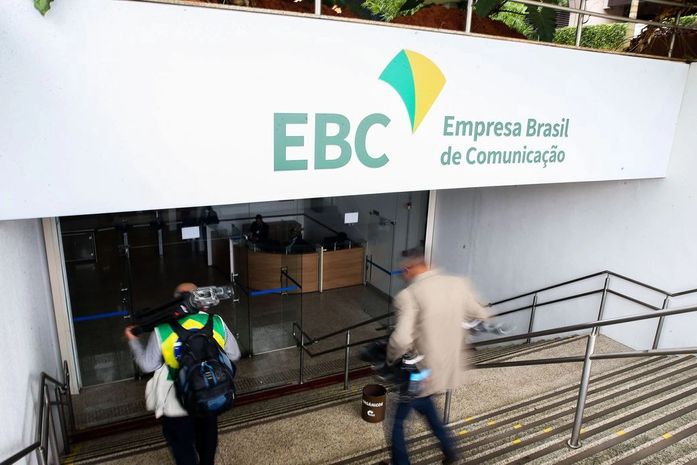 Governo abre estudos para parcerias e privatização da EBC