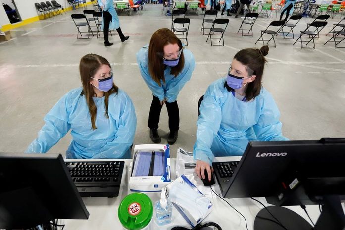 Com reabertura, autoridades canadenses manifestam receio de nova onda