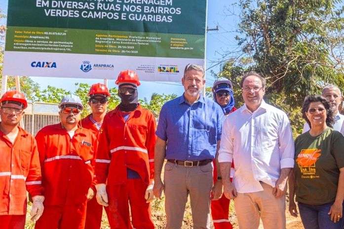 Arapiraca: com R$ 20 milhões assegurados por Arthur Lira, avançam obras de pavimentação e corredor de transporte no Guaribas e no Verdes Campos