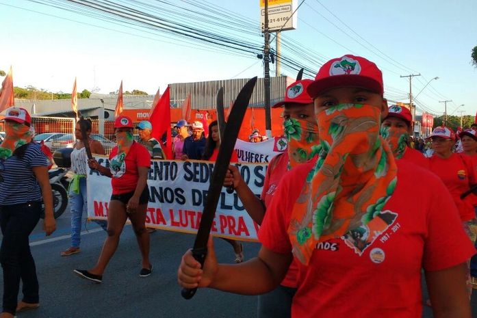 Movimentos sociais promovem marcha mulheres em Maceió