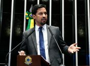 Senador Rodrigo Cunha destaca fraudes no transporte escolar em Alagoas